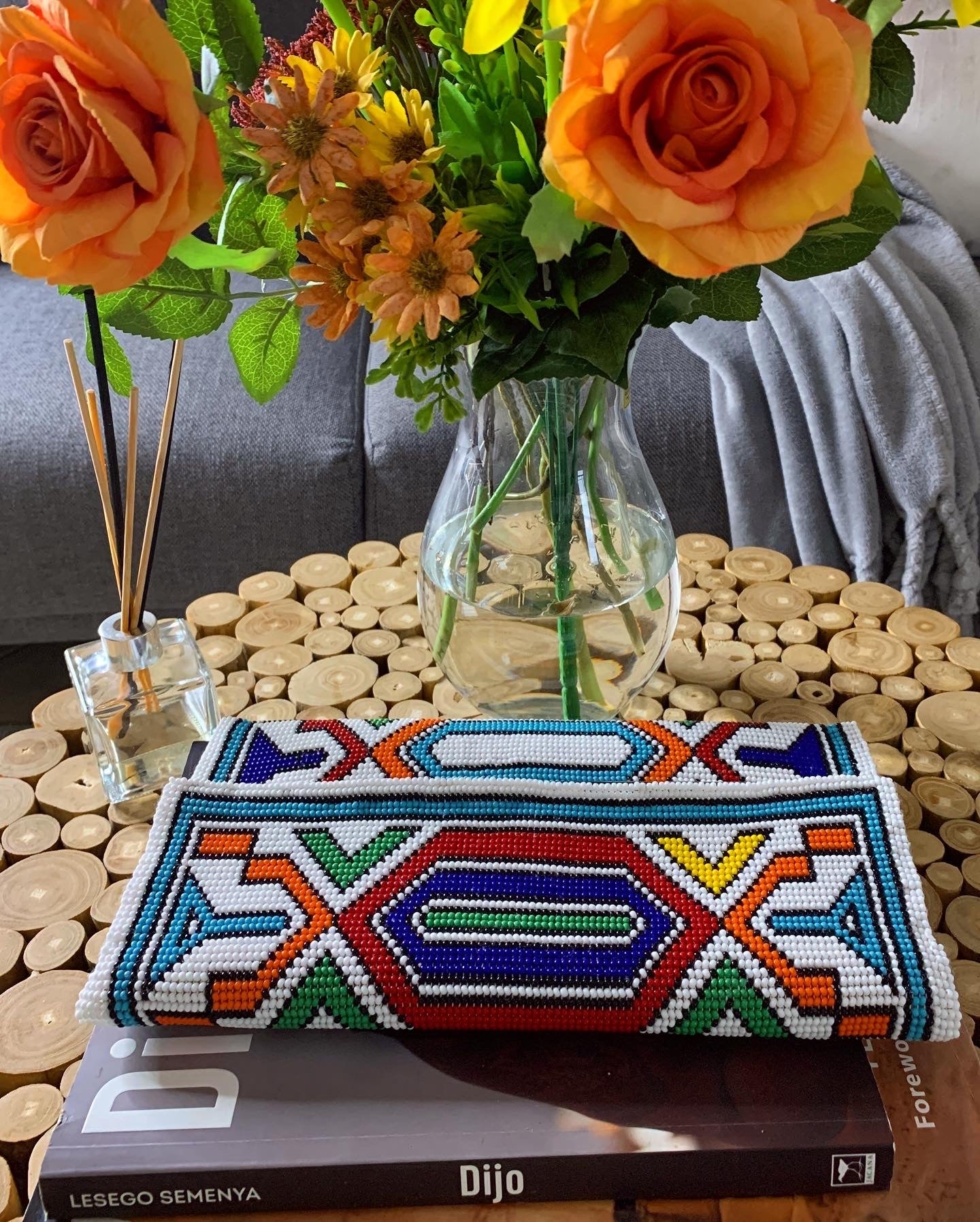 Ndebele beaded bag in Multicolor
